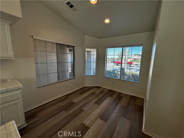 Detail Gallery Image 10 of 25 For 36996 Pomerol Loop, Winchester,  CA 92596 - 3 Beds | 2 Baths