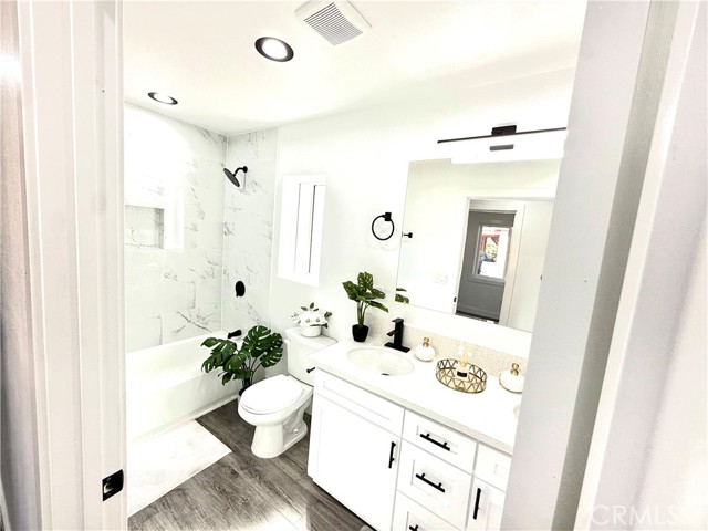 Detail Gallery Image 13 of 17 For 10816 Willowbrook, Los Angeles,  CA 90059 - 4 Beds | 2 Baths