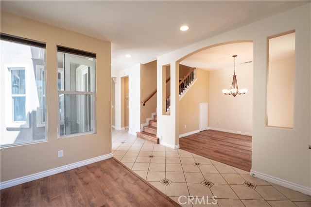 27531 Sunny Creek Drive, Valencia CA: https://media.crmls.org/medias/2ab26c14-3013-43cf-bc1d-75be7725b383.jpg