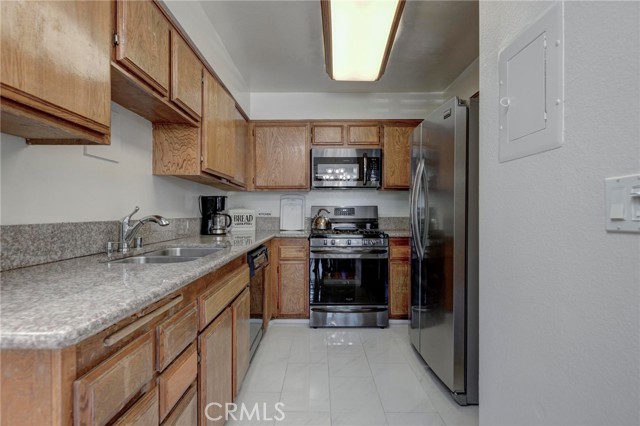 Detail Gallery Image 16 of 46 For 849 E Victoria Street #102,  Carson,  CA 90746 - 2 Beds | 2/1 Baths