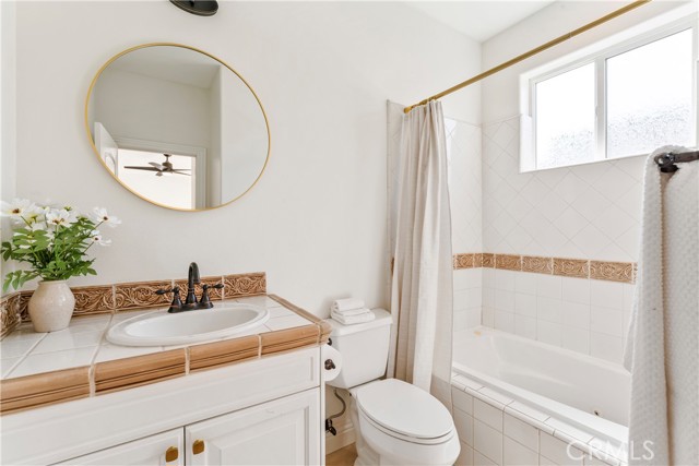 22941 Gold Rush Place, Canyon Lake CA: https://media.crmls.org/medias/2ab332a0-85d6-40c2-ac2b-5b64255ea61b.jpg