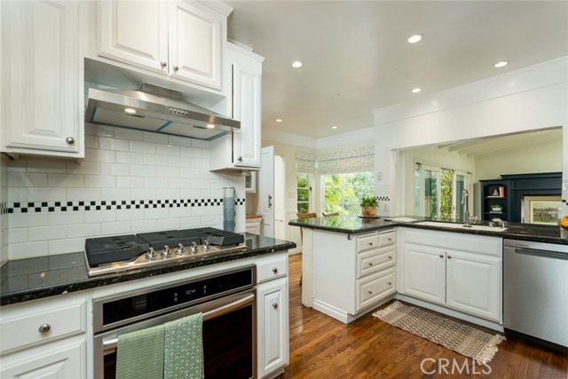 Detail Gallery Image 14 of 34 For 3554 Yorkshire Rd, Pasadena,  CA 91107 - 2 Beds | 2 Baths