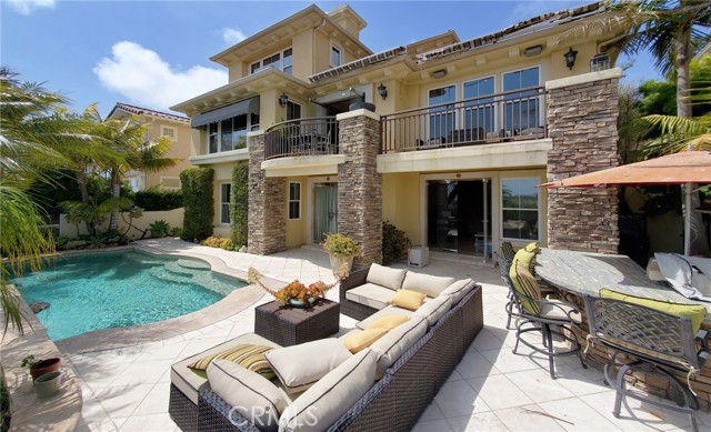 34 Sunset Cove, Newport Coast CA: https://media.crmls.org/medias/2ab43b78-ec71-42e4-8f31-ba214bbaafbc.jpg