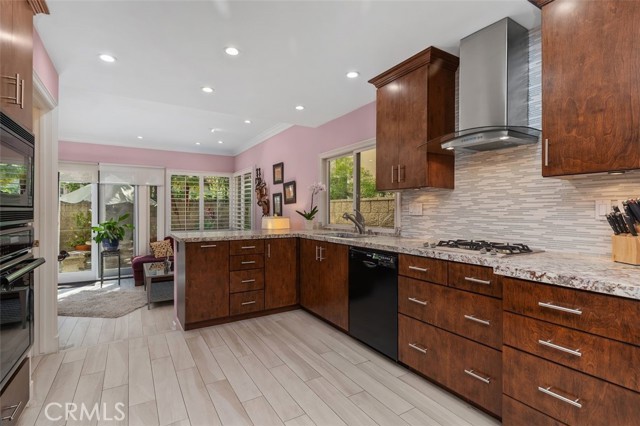 6260 Napoli Court, Long Beach CA: https://media.crmls.org/medias/2ab44e96-544f-496e-aeb7-80ca4cd8b4f4.jpg