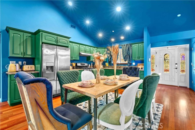 1253 Golden Rule, Lake Arrowhead CA: https://media.crmls.org/medias/2ab47fc1-f00d-411f-824b-67be3988144e.jpg