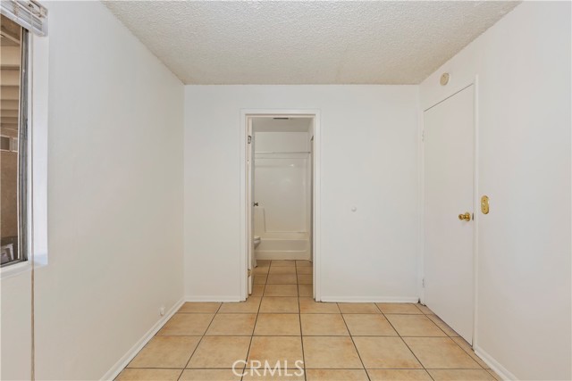 7486 Earhart Avenue, Hesperia CA: https://media.crmls.org/medias/2ab496cf-c005-411a-a291-9ed605399893.jpg