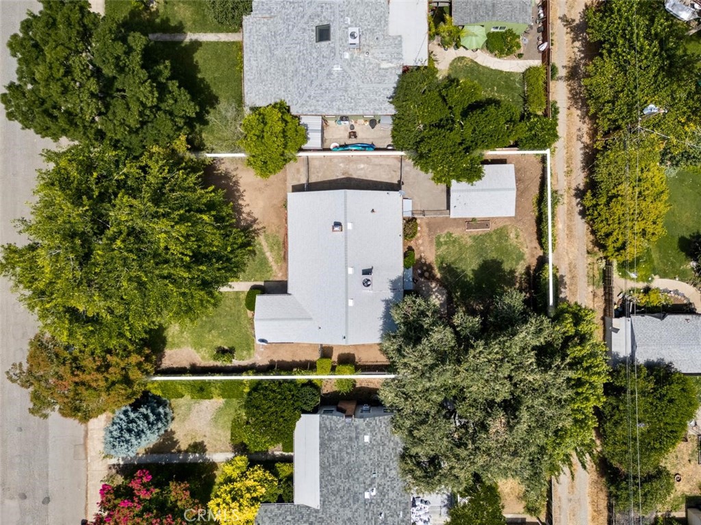 https://media.crmls.org/medias/2ab4dff5-820b-4530-b936-dc4db48907af.jpg?preset=X-Large