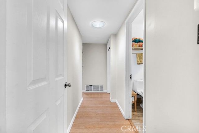 Detail Gallery Image 11 of 31 For 10549 Mcclemont Ave, Tujunga,  CA 91042 - 4 Beds | 2 Baths