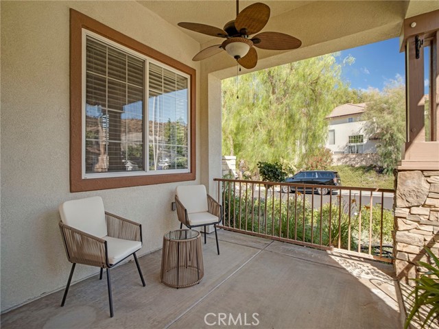 Detail Gallery Image 5 of 42 For 21103 Cross Creek Dr, Saugus,  CA 91350 - 3 Beds | 3 Baths