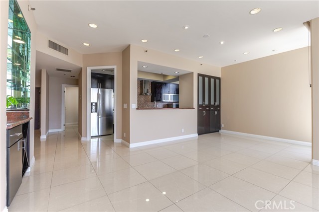 343 Pioneer Drive, Glendale CA: https://media.crmls.org/medias/2ab51719-a8e9-4b0a-91ab-453514956121.jpg
