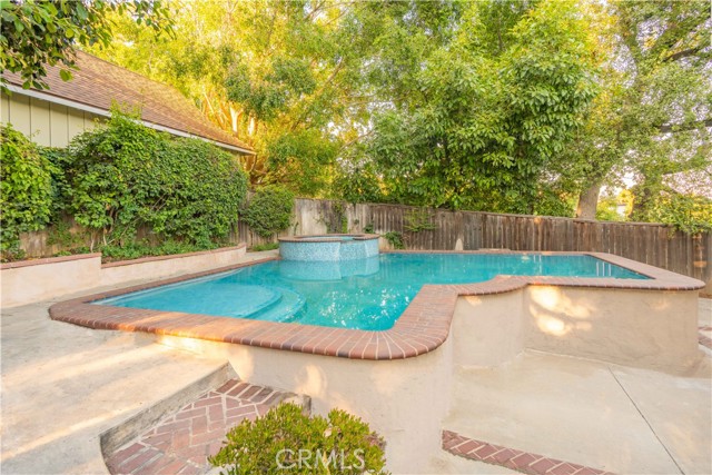 803 Crescent Drive, Monrovia CA: https://media.crmls.org/medias/2ab58b59-37c9-4a6c-a5fe-a2d556bae739.jpg