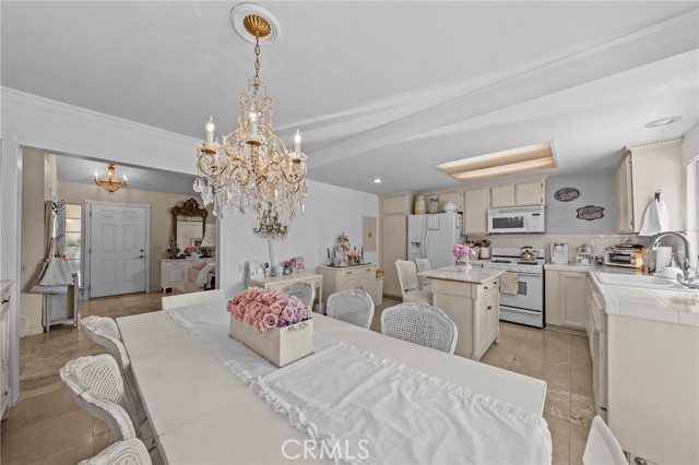 6763 Poinsettia Court, Chino CA: https://media.crmls.org/medias/2ab5c752-e2b0-4c5c-b6a5-4798fbcb9eb5.jpg