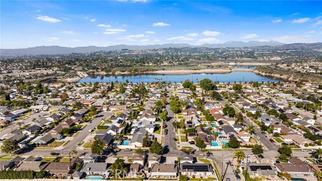 Detail Gallery Image 4 of 39 For 4024 E Del Valle, Orange,  CA 92869 - 5 Beds | 3 Baths