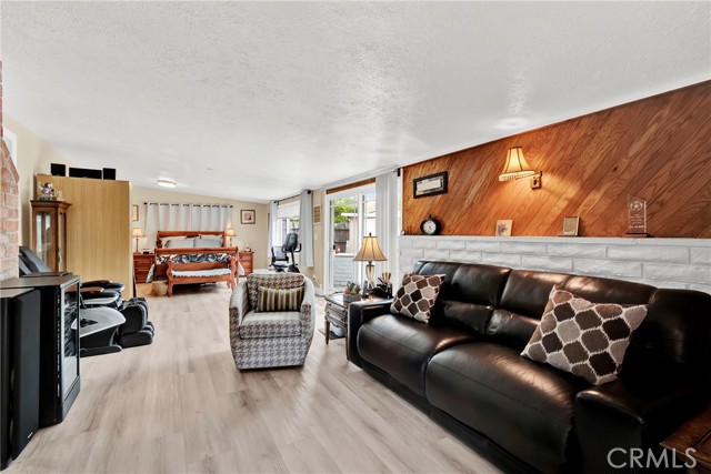 Detail Gallery Image 18 of 43 For 2501 Deodar St, Santa Ana,  CA 92705 - 3 Beds | 2 Baths