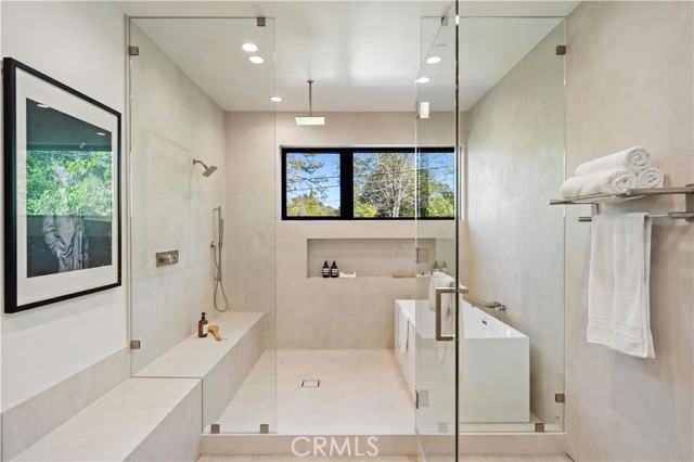 10840 Queensland, Los Angeles CA: https://media.crmls.org/medias/2ab63ddc-3079-4338-b619-63d9dd65368a.jpg