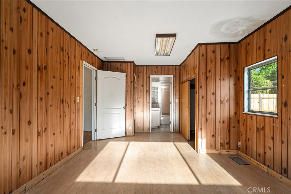 https://media.crmls.org/medias/2ab699a9-bf22-40df-ba14-56c668d179a7.jpg?preset=X-Large