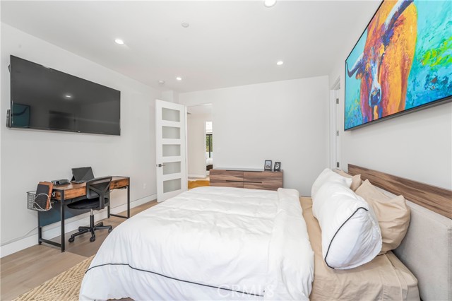 4706 Katherine Avenue, Sherman Oaks CA: https://media.crmls.org/medias/2ab7858f-b5e2-4057-8712-ef0d7b467d18.jpg