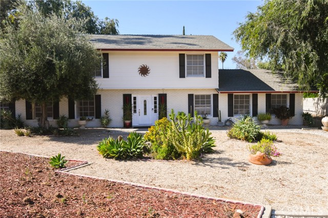 5295 Bronson Way, Riverside CA: https://media.crmls.org/medias/2ab825bf-cb55-4d9b-b2b6-e3ccf069f4dd.jpg
