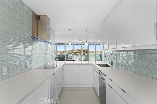 Detail Gallery Image 10 of 38 For 4053 Aladdin Dr, Huntington Beach,  CA 92649 - 3 Beds | 2/1 Baths