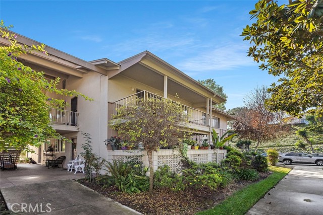 Front Image Thumbnail for CROC25272076