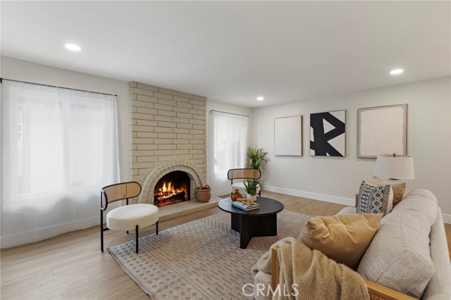 Detail Gallery Image 9 of 36 For 7848 Calmcrest Dr, Downey,  CA 90240 - 3 Beds | 2/1 Baths