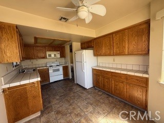 Detail Gallery Image 8 of 25 For 19218 Elm Dr, Apple Valley,  CA 92308 - 2 Beds | 2 Baths