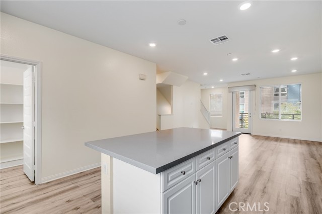 Detail Gallery Image 8 of 27 For 130 Unity, Irvine,  CA 92614 - 3 Beds | 2/1 Baths