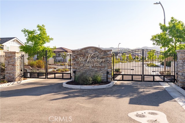 2182 Gamay Lane, Paso Robles CA: https://media.crmls.org/medias/2abb3e56-1755-43b5-8d37-83ca33806091.jpg