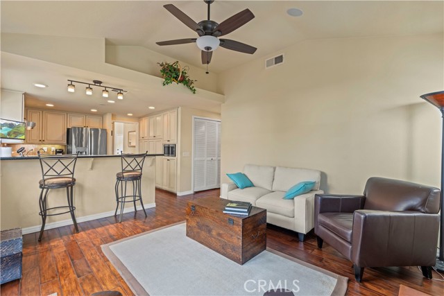 Detail Gallery Image 22 of 52 For 26355 Marsala Dr, Valencia,  CA 91355 - 4 Beds | 2 Baths