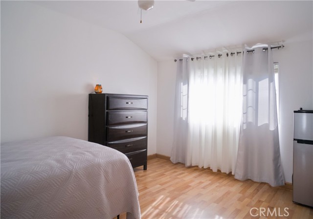 Front Image Thumbnail for CRSR26103909