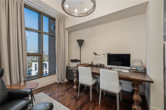 10776 Wilshire Boulevard, Los Angeles CA: https://media.crmls.org/medias/2abc0125-8a98-4d57-8b12-2d0708cb6e6a.jpg