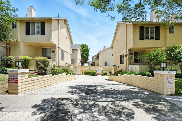254 N Mar Vista Avenue, Pasadena CA: https://media.crmls.org/medias/2abc59b5-d519-4d44-ac03-d16f7759e1f9.jpg