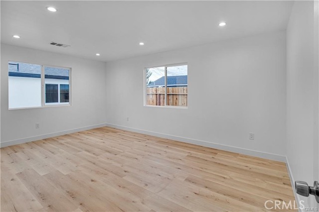 6513 San Miguel Street, Paramount CA: https://media.crmls.org/medias/2abcf597-cc15-4c38-90e0-29138f0ea3ea.jpg