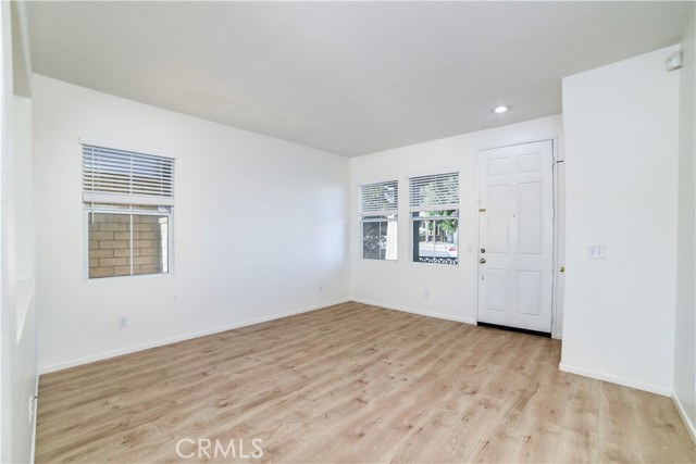 Detail Gallery Image 5 of 37 For 14810 Pete Dye St, Moreno Valley,  CA 92555 - 3 Beds | 2/1 Baths