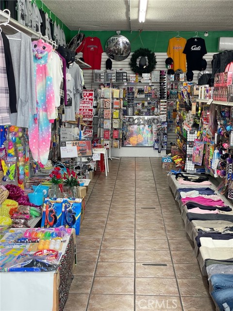 13663 VAN nUYS Boulevard, Pacoima CA: https://media.crmls.org/medias/2abe824d-792e-49e6-b5bc-8101295f884f.jpg