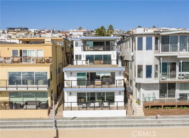 2208 The Strand, Manhattan Beach CA: https://media.crmls.org/medias/2abeb71e-09bb-4667-b553-072fa4e9e1b8.jpg