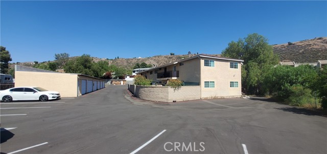 Detail Gallery Image 15 of 19 For 17717 Scherzinger Ln, Canyon Country,  CA 91387 - – Beds | – Baths