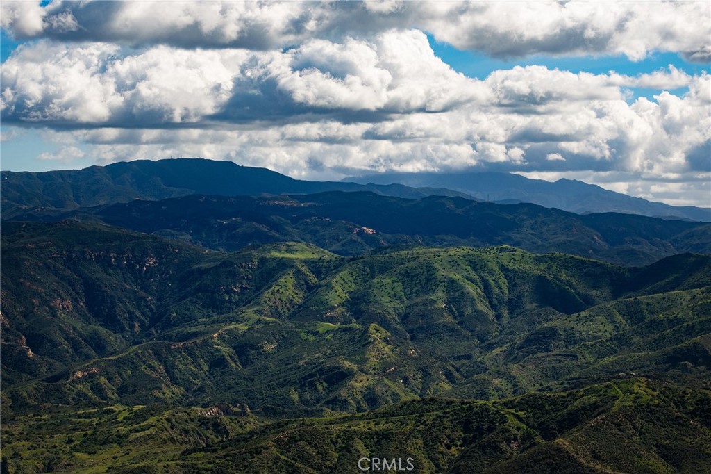 https://media.crmls.org/medias/2abfa6e6-c66d-47e6-92cc-d702ca8d4268.jpg?preset=X-Large