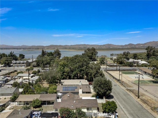 5 Grand, Lake Elsinore CA: https://media.crmls.org/medias/2abfde6e-6c6c-4068-b4c6-311a111e626d.jpg
