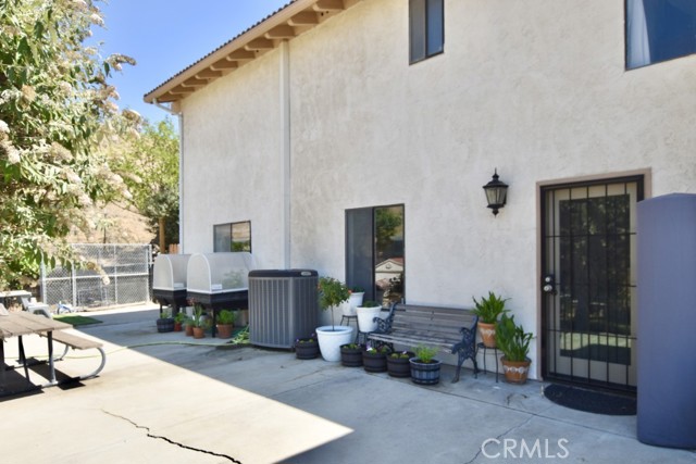 1924 Surrey Way, Paso Robles CA: https://media.crmls.org/medias/2ac03b59-b414-4499-9fd7-a0c14a97523c.jpg