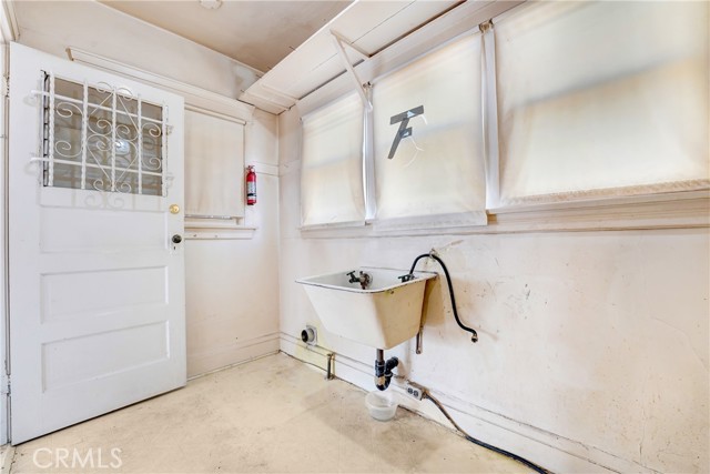 Detail Gallery Image 22 of 35 For 4239 South Raymond Avenue, Los Angeles,  CA 90037 - 2 Beds | 1 Baths