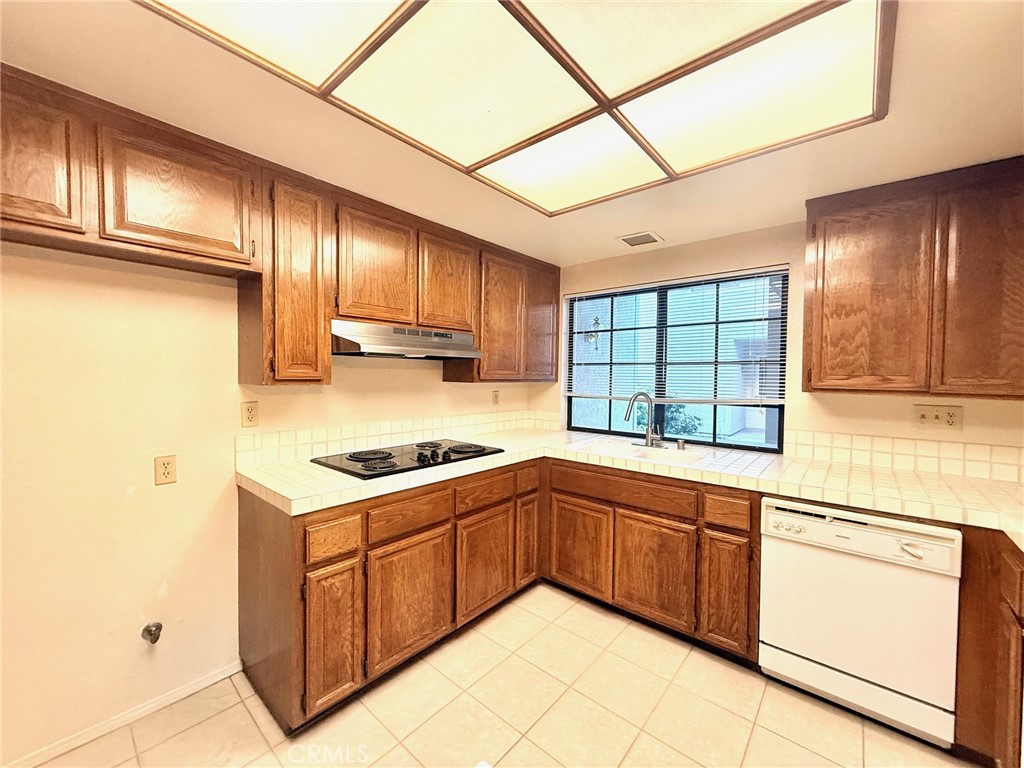 MLS #OC25274797 image #15