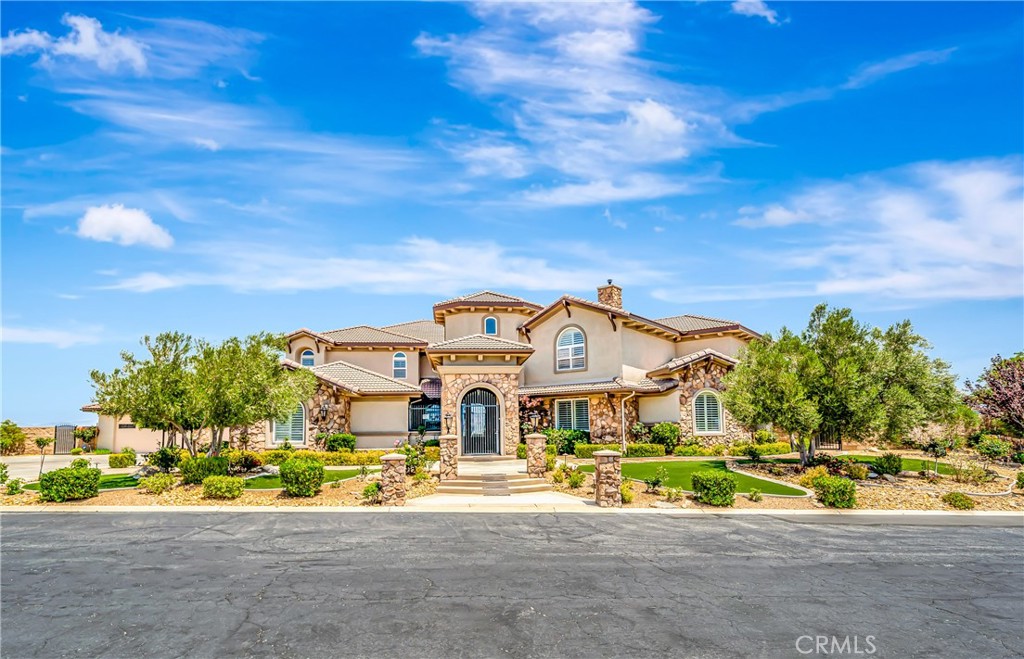 3719 Camino Hermanos