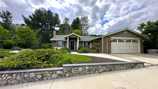 Detail Gallery Image 2 of 31 For 12111 Eddleston Dr, Porter Ranch,  CA 91326 - 4 Beds | 2 Baths