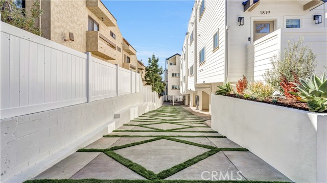 Image 30 of 41 For 1821 Westholmes Ave Avenue 1821