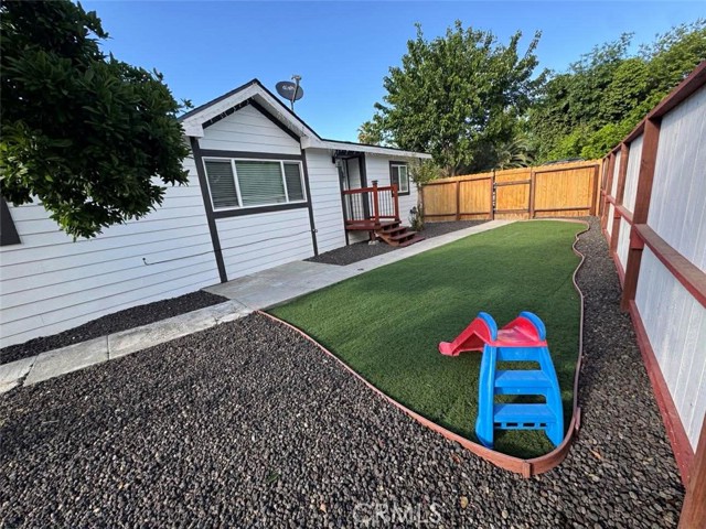 Image 23 of 31 For 627 Ventura  