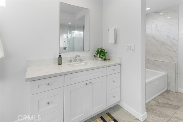 Detail Gallery Image 39 of 64 For 5360 E El Jardin St, Long Beach,  CA 90815 - 4 Beds | 3 Baths