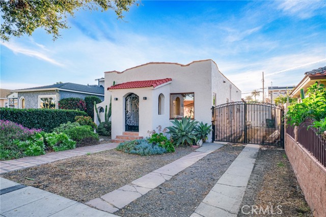 Detail Gallery Image 2 of 17 For 2385 Daisy, Long Beach,  CA 90806 - 2 Beds | 1 Baths