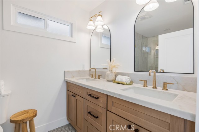 Detail Gallery Image 11 of 25 For 5670 Hub St, Los Angeles,  CA 90042 - 4 Beds | 2 Baths