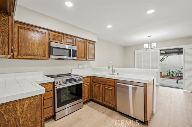 Detail Gallery Image 10 of 41 For 670 Redwood Ln, San Dimas,  CA 91773 - 3 Beds | 2 Baths